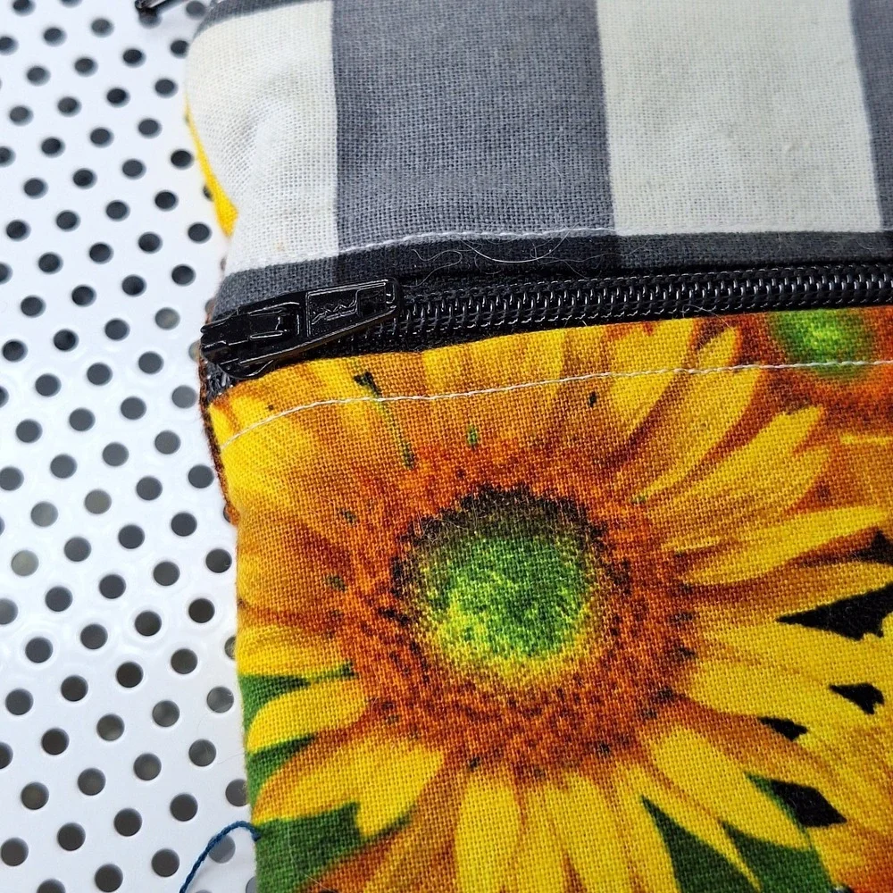 NeeJee Wear Handmade Wristlet Clutch Makeup Bag Sunflower Check Zipper Card Slot